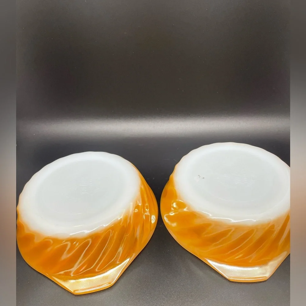 Anchor Hocking Fire King Peach Luster Bowls Set of Two Made in the USA‎ Ovenware